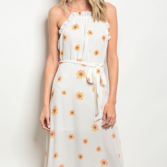 ❤️𝐆𝐞𝐭 yours now-off white maxi Summer Dress❤️ - Picture 2 of 3